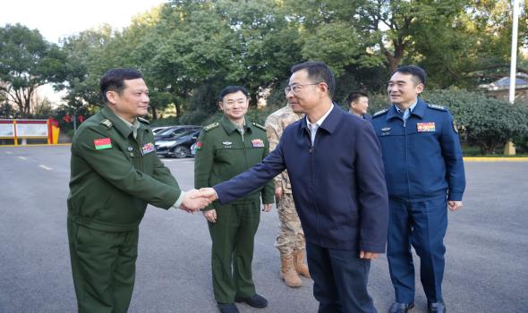 朱艾勇张志强率队走访慰问驻淮部队、企事业单位和一线职工